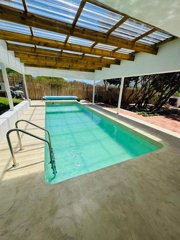 To Let 5 Bedroom Property for Rent in Sandbaai Western Cape